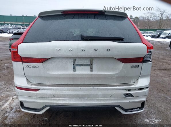 YV4L12RW8P1340687 2023 VOLVO XC60 White 