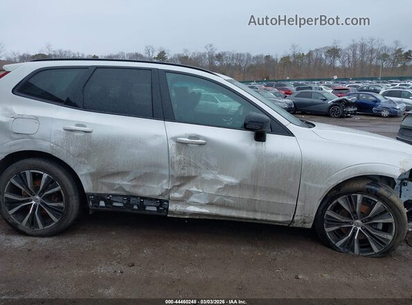 YV4L12RW8P1340687 2023 VOLVO XC60 White Սալոնի հետևի տեսք