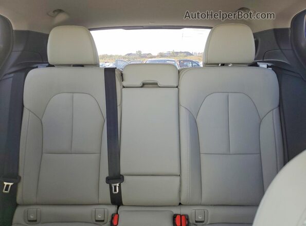 YV4L12UC0T2700326 2026 VOLVO XC40 White Widok tylnych siedzeń