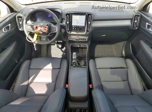 YV4L12UC0T2740440 2026 VOLVO XC40 Gray წინა პანელის ხედი