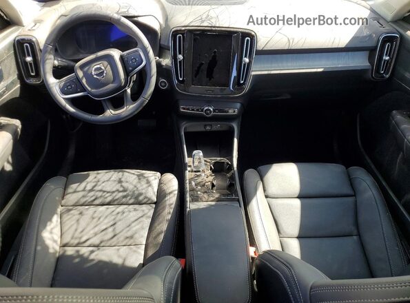 YV4L12UC3T2738309 2026 VOLVO XC40 Белый Вид панели приборов