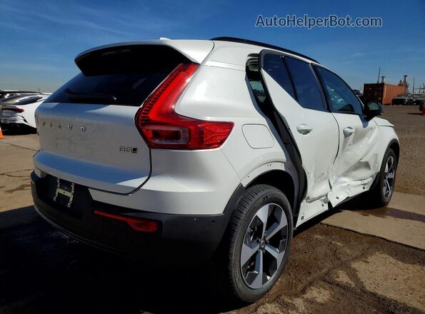 YV4L12UC3T2738309 2026 VOLVO XC40 Белый Задняя правая четверть