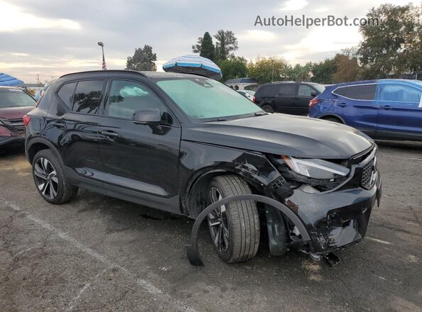 YV4L12UCXS2510080 2025 VOLVO XC40 Black Передня права чверть