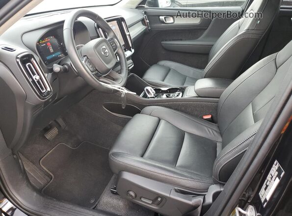 YV4L12UCXS2510080 2025 VOLVO XC40 Black Вид салону спереду