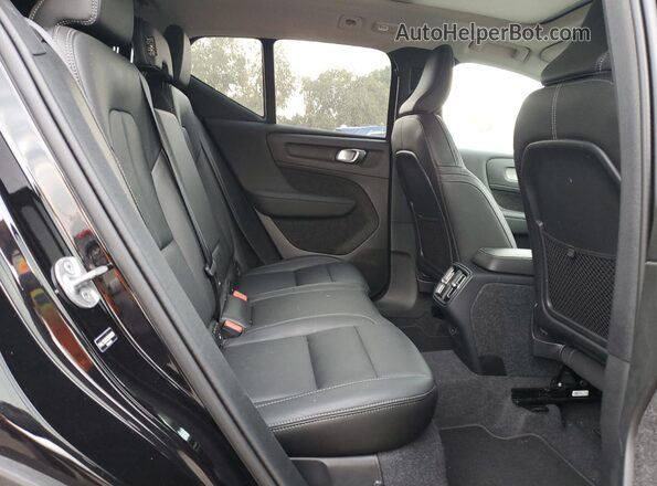 YV4L12UCXS2510080 2025 VOLVO XC40 Black Вид задньої частини салону