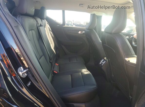 YV4L12UCXT2727906 2026 VOLVO XC40 Black Вид задніх сидінь