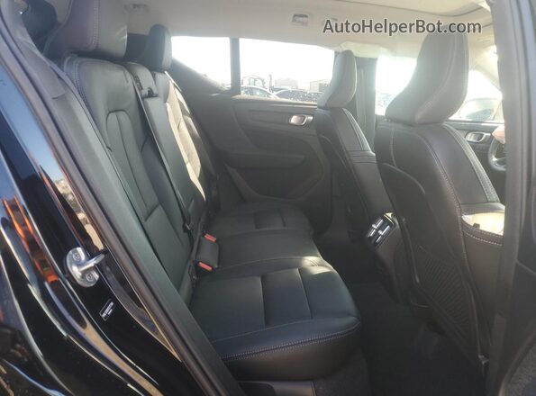 YV4L12UCXT2727906 2026 VOLVO XC40 Black 