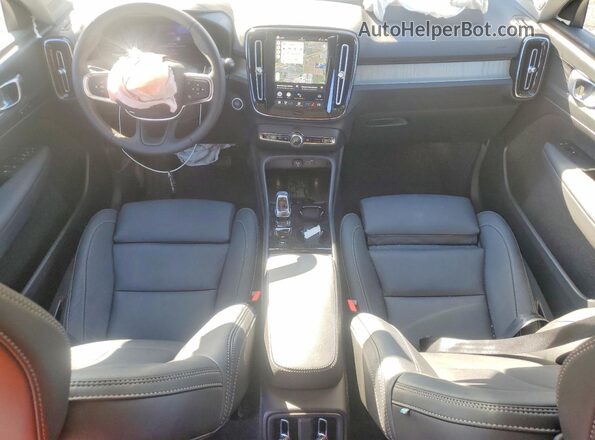 YV4L12UCXT2727906 2026 VOLVO XC40 Black Вид панелі приладів