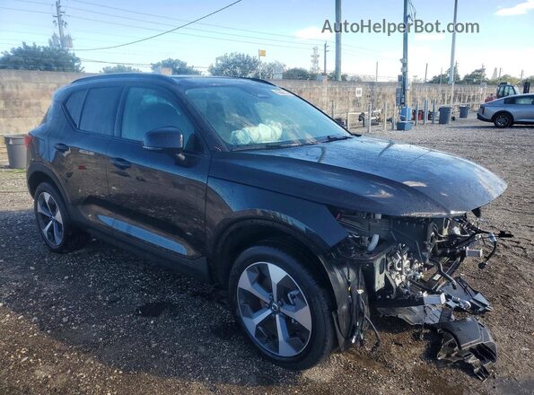 YV4L12UCXT2727906 2026 VOLVO XC40 Black Передня права чверть
