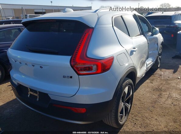 YV4L12UE2S2574809 2025 VOLVO XC40 White 