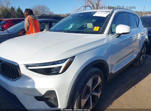 YV4L12UE2S2574809 2025 VOLVO XC40 White 