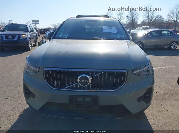 YV4L12UE6R2373022 2024 VOLVO XC40 Green Vista del cuadro de instrumentos