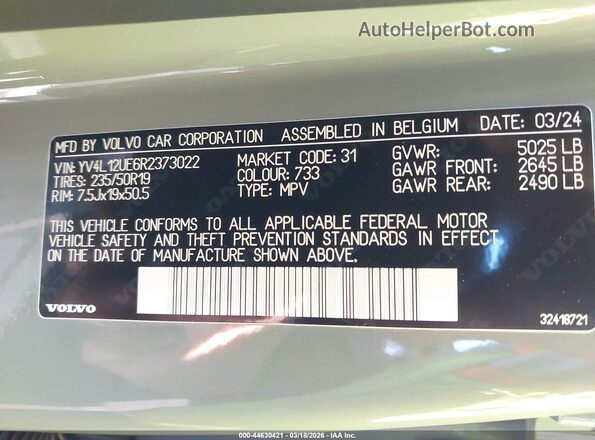 YV4L12UE6R2373022 2024 VOLVO XC40 Green Vista del compartimento del motor