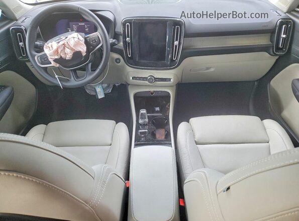 YV4L12UE9R2307628 2024 VOLVO XC40 Silver 