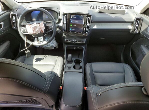 YV4L12UJ2S2607465 2025 VOLVO XC40 Black Вид панелі приладів