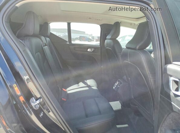 YV4L12UJ2S2607465 2025 VOLVO XC40 Black Вид задньої частини салону
