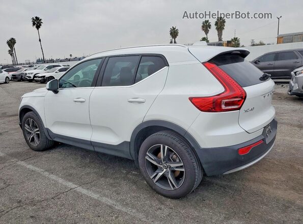 YV4L12UJ5S2477083 2025 VOLVO XC40 White 