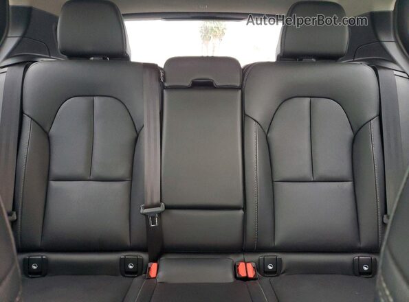 YV4L12UJ5S2477083 2025 VOLVO XC40 White 