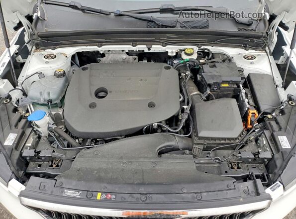 YV4L12UJ5S2477083 2025 VOLVO XC40 White 