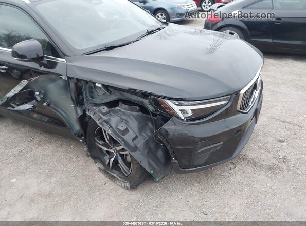 YV4L12UJ7S2556058 2025 VOLVO XC40 Black Вид спереду