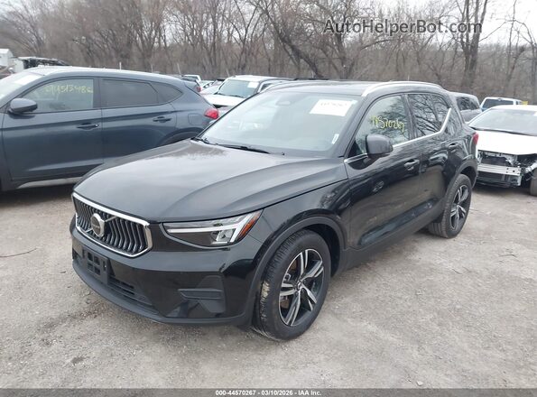 YV4L12UJ7S2556058 2025 VOLVO XC40 Black Передня ліва чверть