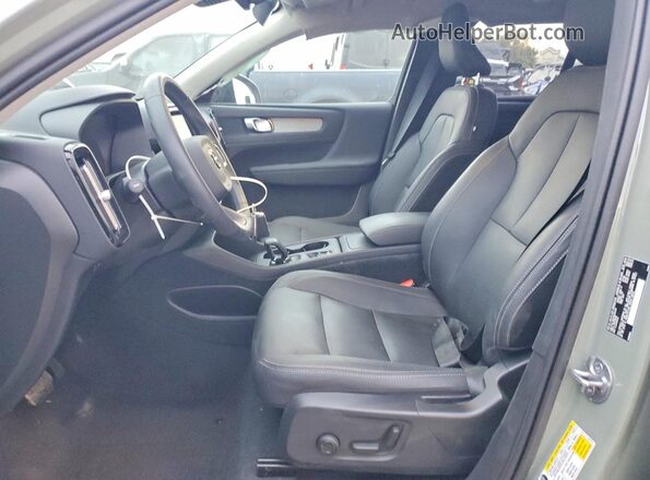 YV4L12UK1R2364461 2024 VOLVO XC40 Green Vista interior delantera