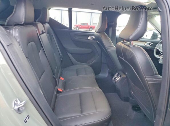 YV4L12UK1R2364461 2024 VOLVO XC40 Green Vista interior trasera