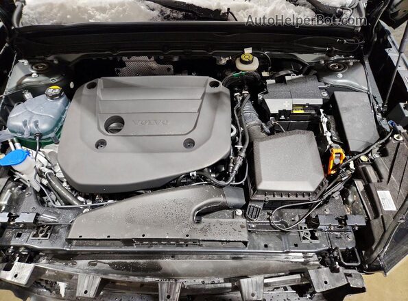 YV4L12UK1T2740132 2026 VOLVO XC40 Gray Widok komory silnika