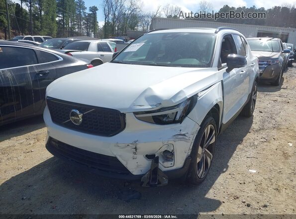 YV4L12UL5R2249659 2024 VOLVO XC40 White Przód lewy