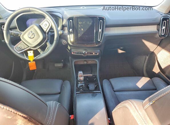 YV4L12UM4R2376346 2024 VOLVO XC40 Green 