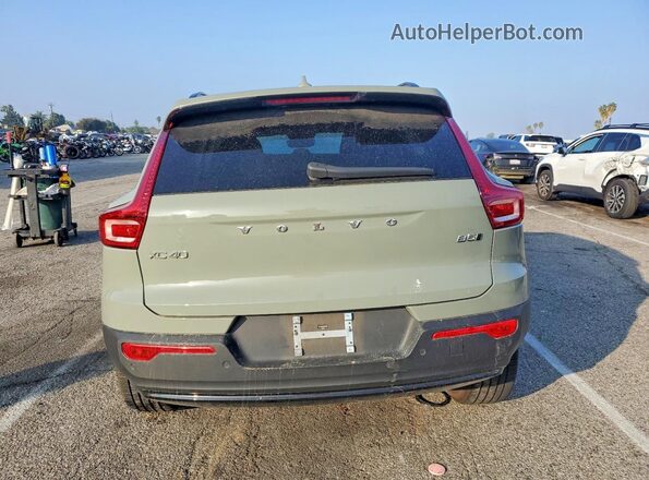 YV4L12UM4R2376346 2024 VOLVO XC40 Green 