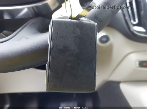 YV4L12UM7T2657774 2026 VOLVO XC40 Green Вид панелі приладів