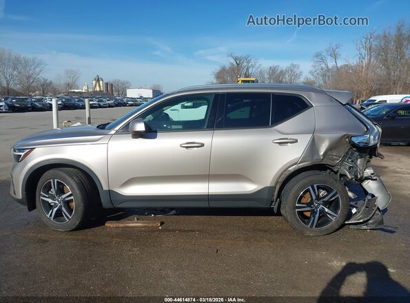 YV4L12UV0P2055118 2023 VOLVO XC40 Beige Սալոնի 360 աստիճան տեսք