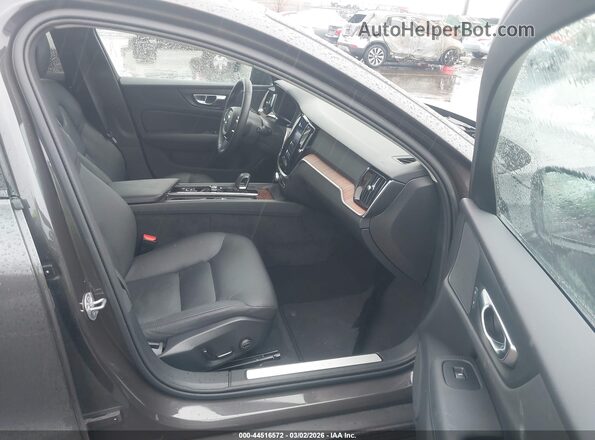 YV4L12WK3S2149506 2025 VOLVO V60 CROSS COUNTRY Black წინა სალონის ხედი