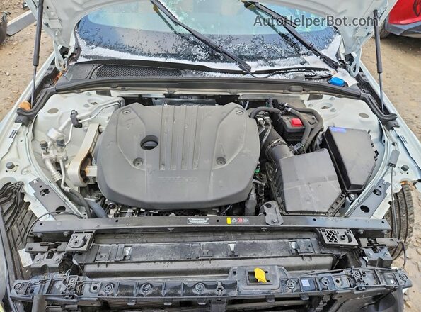 YV4L12WL8S2147808 2025 VOLVO V60 White Vista interior trasera