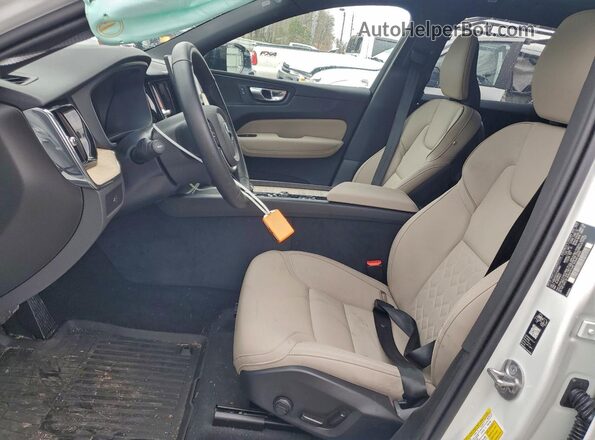 YV4M12RC1T1329681 2026 VOLVO XC60 White Вид салону спереду