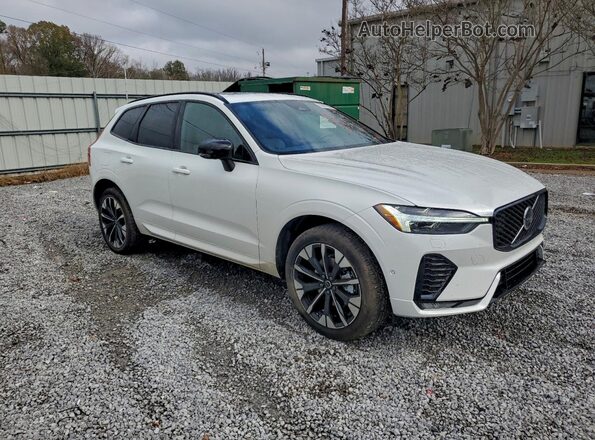 YV4M12RC1T1329681 2026 VOLVO XC60 White Передня права чверть