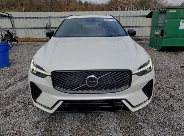 YV4M12RC1T1329681 2026 VOLVO XC60 White Вид спереду