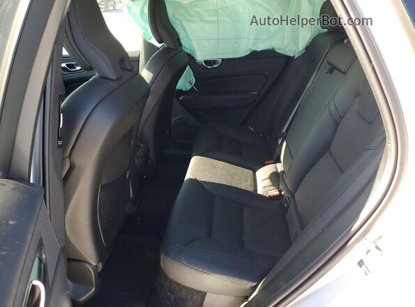 YV4M12RC2S1034717 2025 VOLVO XC60 White Вид задньої частини салону