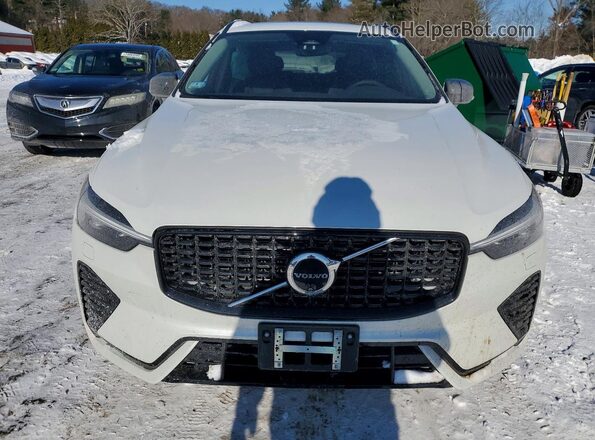 YV4M12RC2S1034717 2025 VOLVO XC60 White Вид спереду