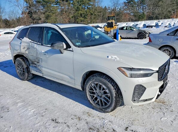YV4M12RC2S1034717 2025 VOLVO XC60 White Передня права чверть