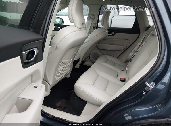 YV4M12RJ7S1016955 2025 VOLVO XC60 Blue Widok naklejki z numerem VIN