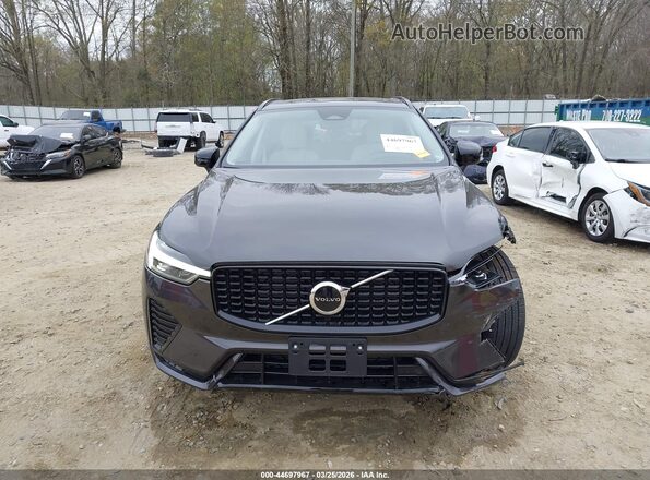 YV4M12RJXS1050663 2025 VOLVO XC60 Gray Widok zestawu wskaźników