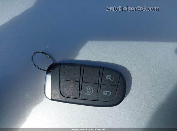 ZACCJBDB3HPE79151 2017 JEEP RENEGADE Silver Widok deski rozdzielczej