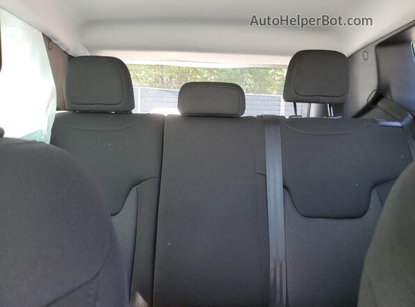 ZACNJDAB1MPN36429 2021 JEEP RENEGADE Silver Widok tylnych siedzeń