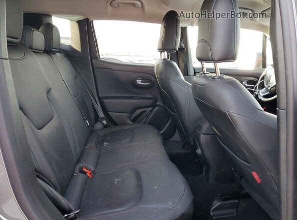 ZACNJDC14PPP15704 2023 JEEP RENEGADE Gray Սալոնի հետևի տեսք