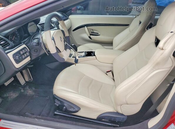ZAM45VMAXG0174084 2016 MASERATI GRANTURISM Red Вид салону спереду