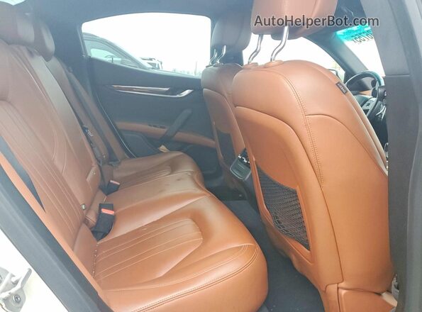 ZAM57RTA7G1188400 2016 MASERATI GHIBLI White Vista de los asientos traseros
