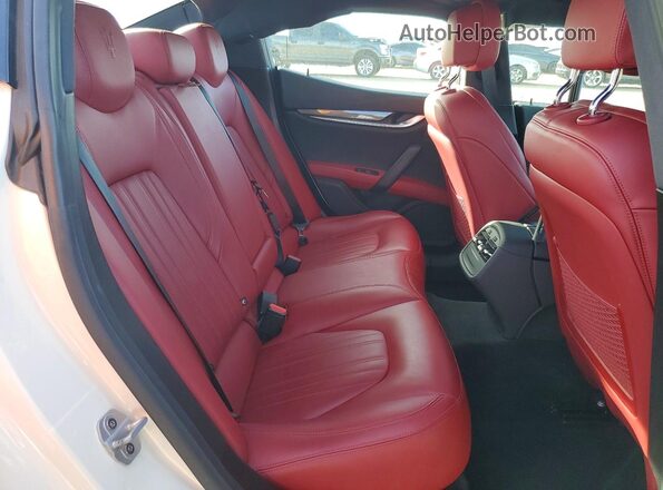 ZAM57XSA1J1293222 2018 MASERATI GHIBLI White Вид задніх сидінь