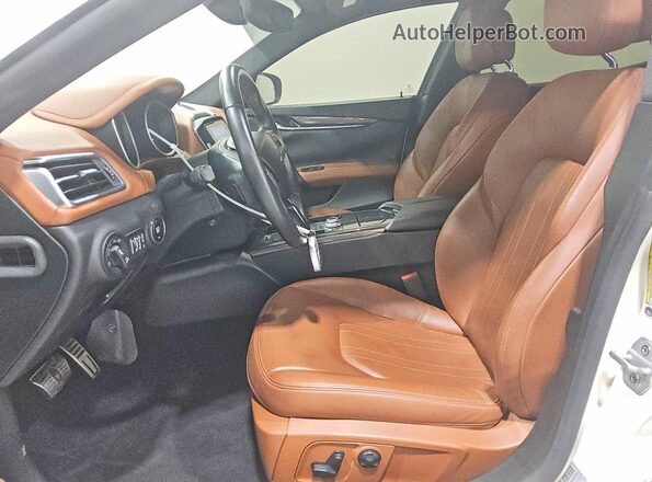 ZAM57XSA3J1304947 2018 MASERATI GHIBLI White Вид салону спереду